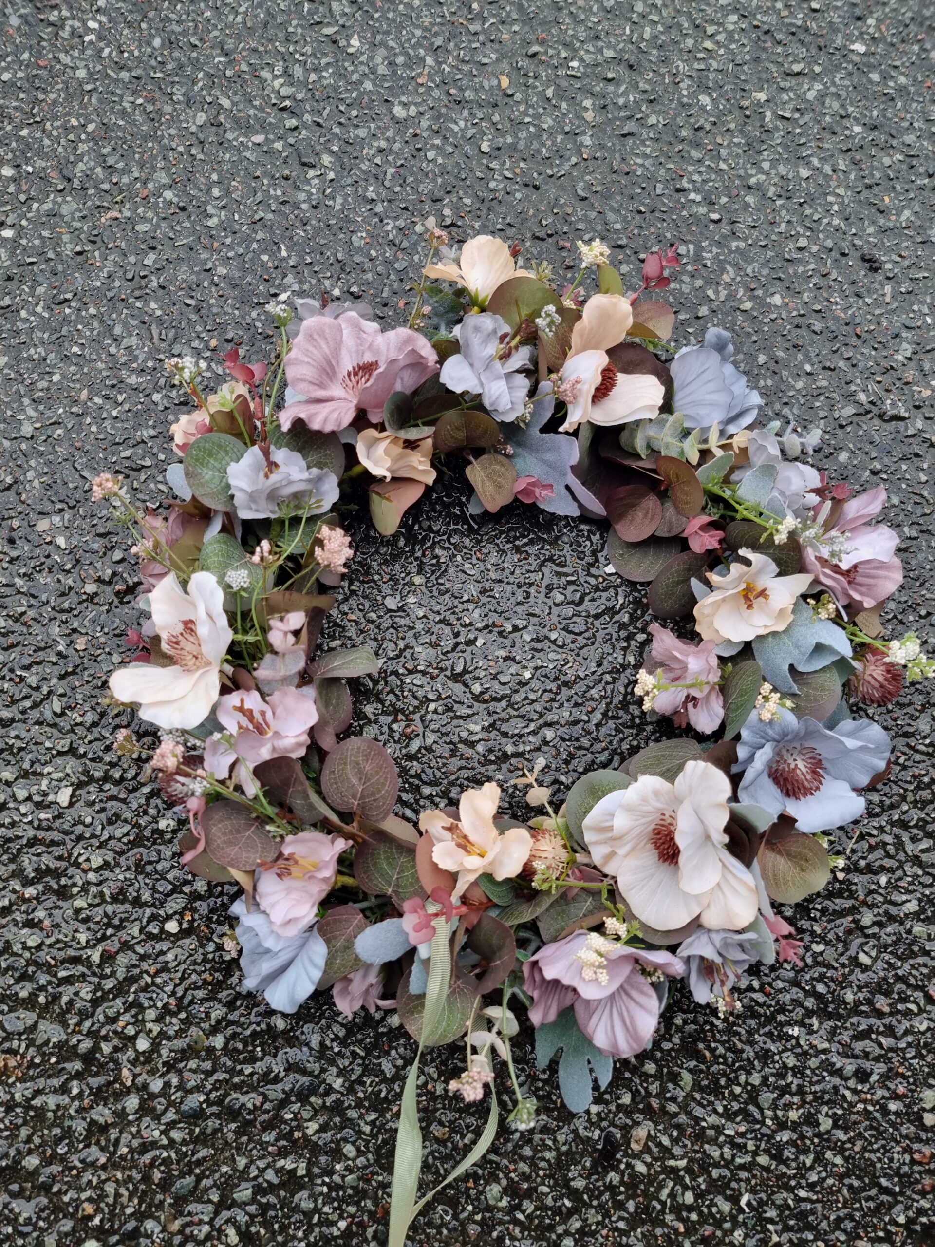 Kunstige blomster – Krans E