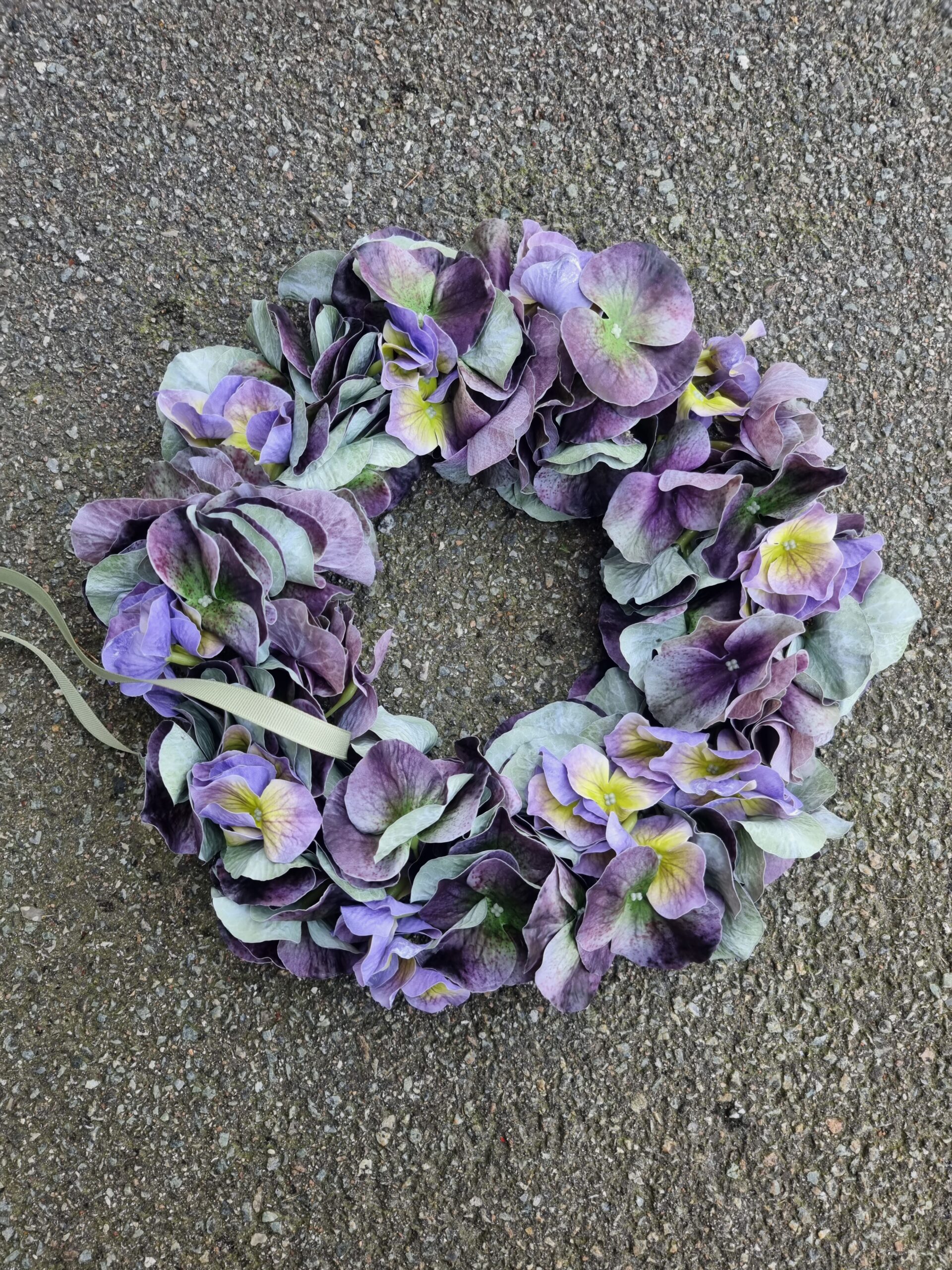 Kunstige blomster – Krans D